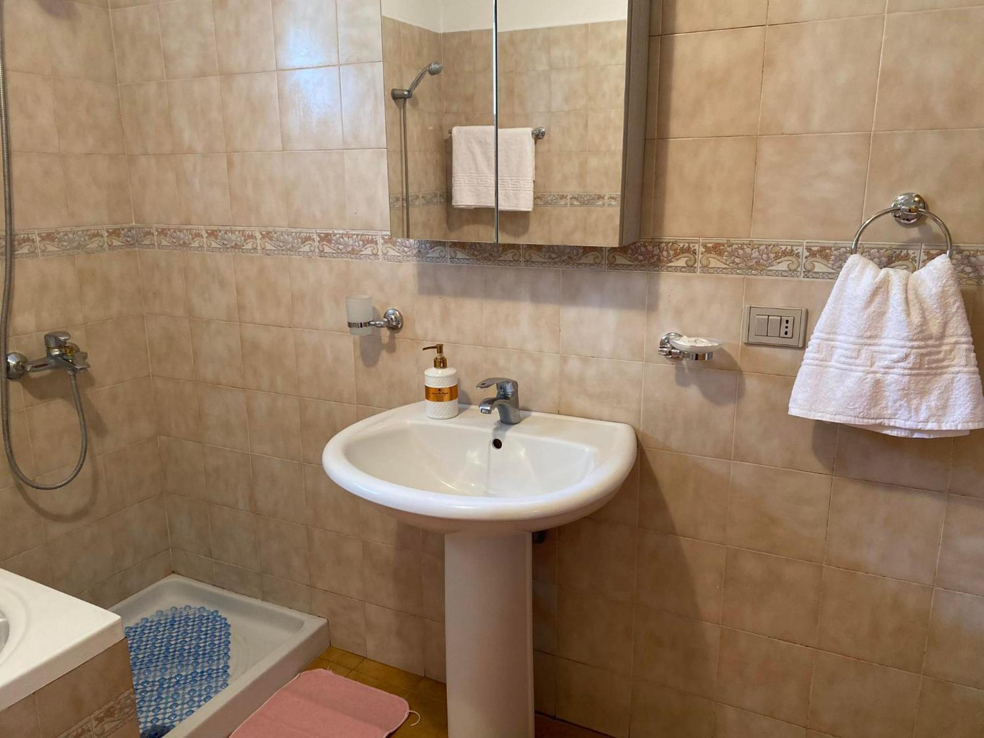 Guest House Persa Gjirokastër 外观 照片