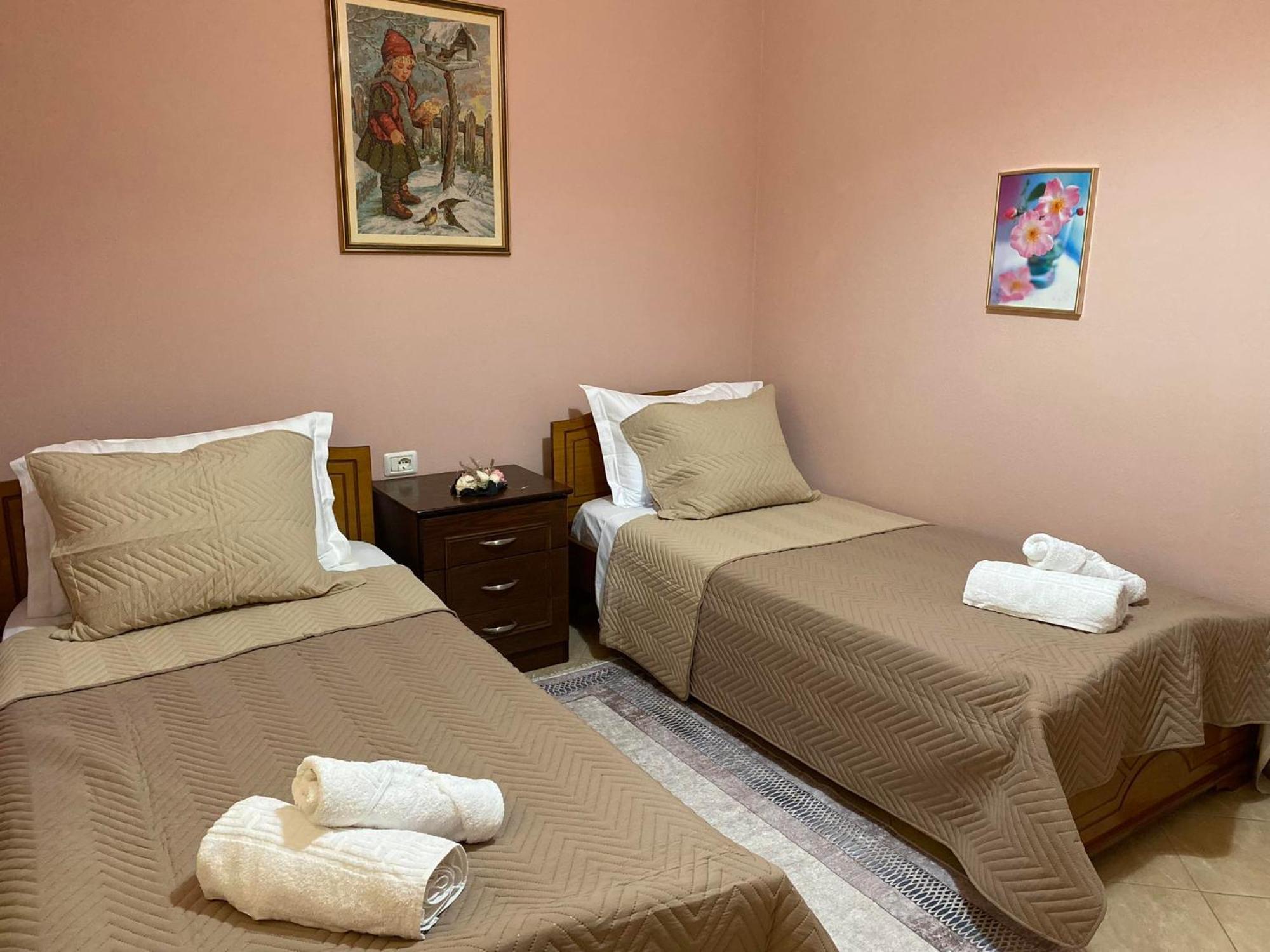Guest House Persa Gjirokastër 外观 照片