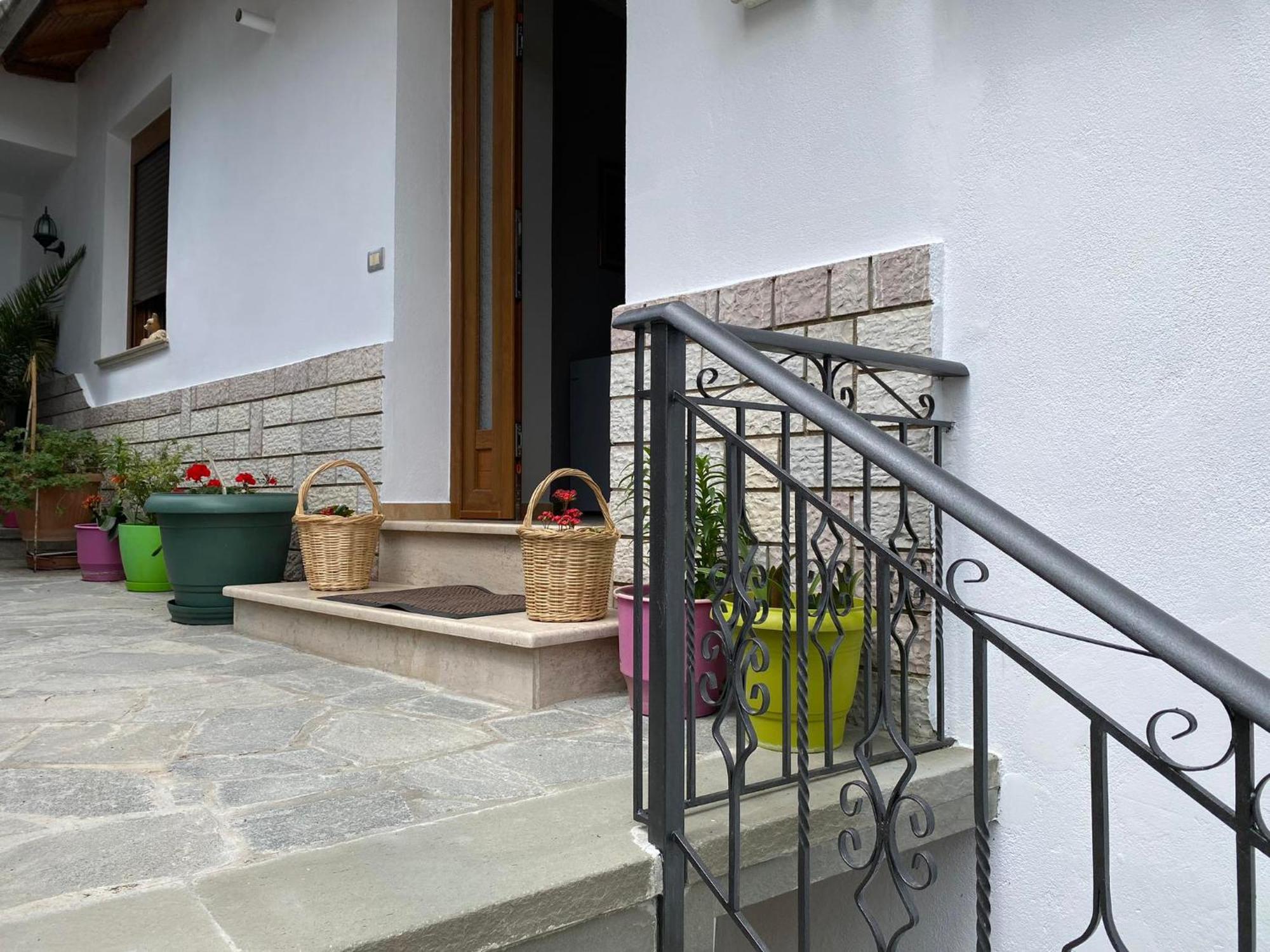 Guest House Persa Gjirokastër 外观 照片